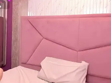 Stripchat Watch Live Sex Cams of AmbeerWood_