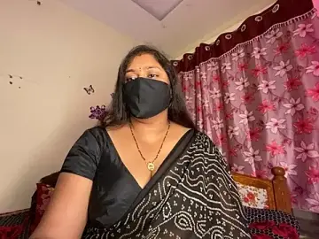 Stripchat Watch Live Sex Cams of LouleyRanii