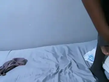 Fingering milf cams