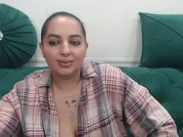 Stripchat Free Live Porn of BustyAllyy