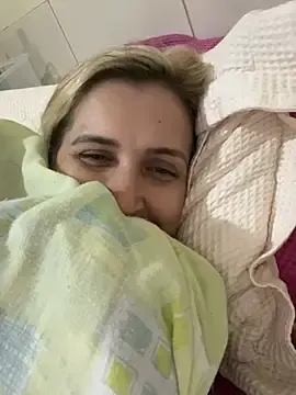 Stripchat Free Porn Cam of Bia_sexynovaes