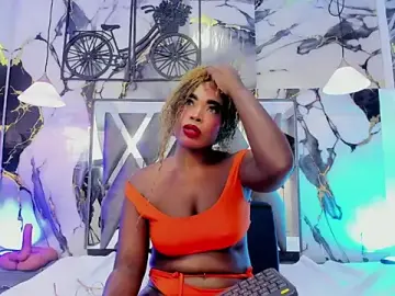 Stripchat Adult Webcam of CandyMartinez_