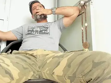 Stripchat Live Sex of Maxi_thebig_daddy