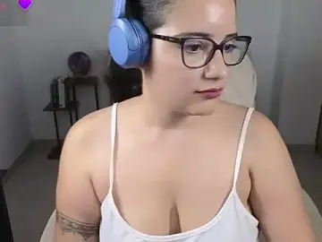 Stripchat Sex Cam of blue__moon_