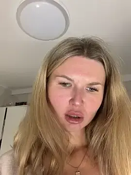 Stripchat Free Porn Cam of AngelMiaM