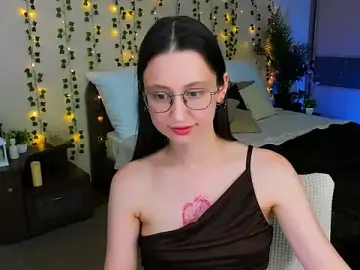 Stripchat Adult Webcam of YourLovellyStory