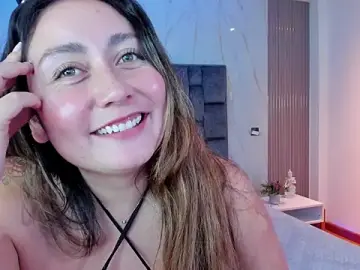 Stripchat Free Porn Cam of IrianaRouse_