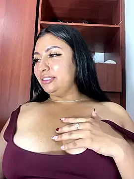 Stripchat Best Webcam of Issa_Santana