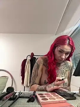 Stripchat Live Sex Cam of Mia-Fuchs