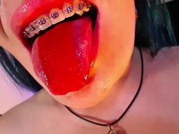 Stripchat Live Porn of alicia_moom