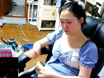 Stripchat Adult Webcam of rami0428