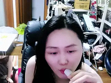 Stripchat Live Sex Cam of rami0428