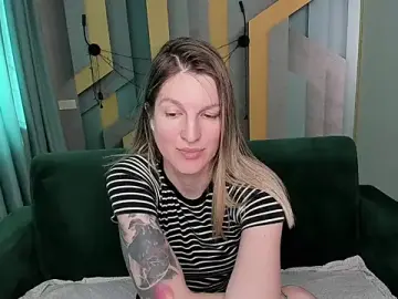 Stripchat Live Sex of EmilyWalkeri