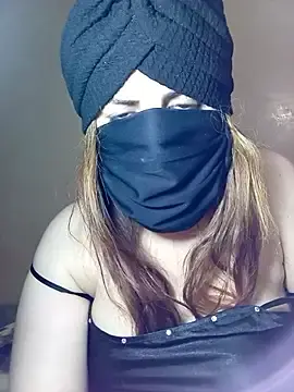 Stripchat Live Sex Cam of Loly_sexy40