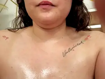 Stripchat Sex Cam of LunaPleasure