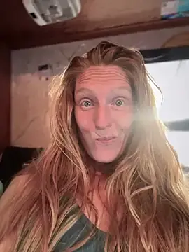 Stripchat Sex Chat of GoldenFlameGoddess