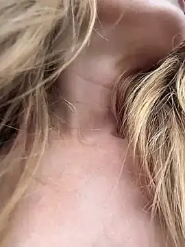 Stripchat Sex Chat of GoldenFlameGoddess