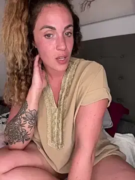Stripchat Live Sex of Clarasense__