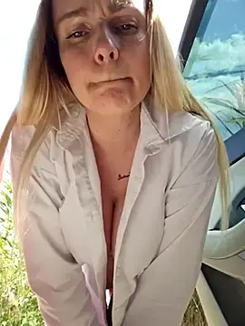 Stripchat Watch Live Sex Cams of Bondgirl_013