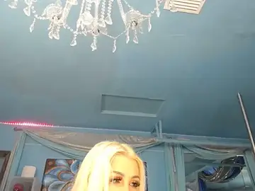 Stripchat Live Porn of ADRIANNA_FOX