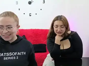 Stripchat Live Sex of lesb_milf