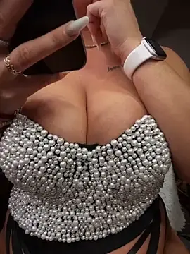 Stripchat Sex Chat of IsabellaNoirr