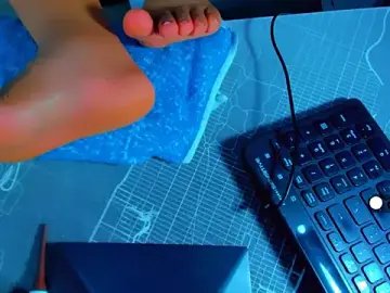 Stripchat Free Live Porn of victoria_love89