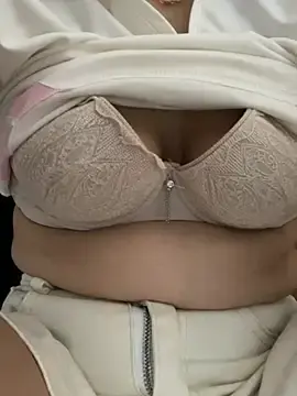 Stripchat Live Sex of Milk_Mom99