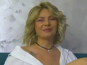 Stripchat Live Sex Cam of RissaRheys