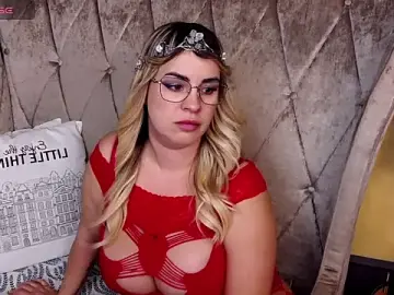 Stripchat Nude Webcam of BustyGizelle