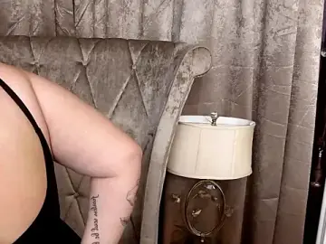 Stripchat Adult Webcam of BustyGizelle