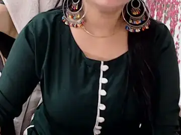 Stripchat Nude Webcam of Cute_Shanaya_143