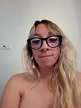 Stripchat Live Sex Cam of Giuliana_baby