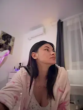 Stripchat Free Live Porn of DramaQueen__