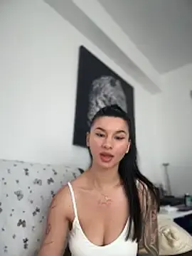 Stripchat Free Live Porn of DramaQueen__