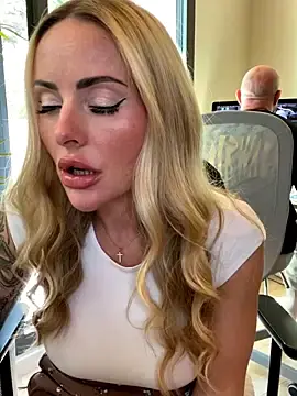Stripchat Live Porn of EmaSalis