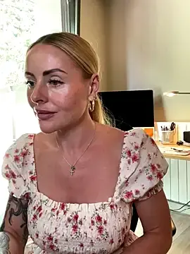 Stripchat Best live sex cam show of EmaSalis
