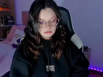Stripchat Free Porn Cam of OphelianaRose33
