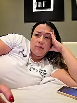 Stripchat Live Sex Cam of isabella_rossse