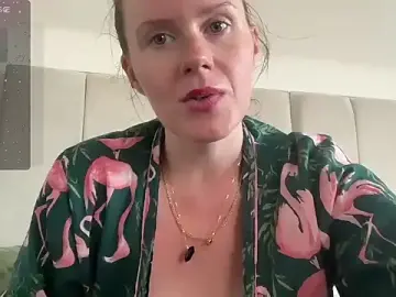Stripchat Free Live Porn of redheadrosie69