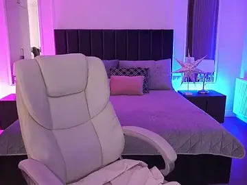 Stripchat Adult Video Chat of KiraCandyS