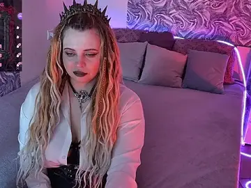 Stripchat Sex Cam of Miss_Maya_Mils