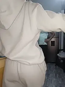 Stripchat Sex Cam of kingofqueenxxx