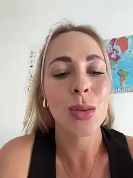 Stripchat Free Live Porn of streetdoll