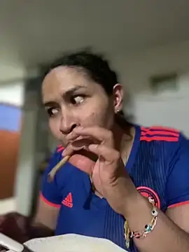 Stripchat Free Porn Cam of Carola-Ross