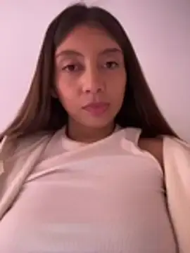 Stripchat Sex Cam of Sara-cooper2