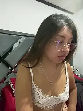Stripchat Live Sex Cam of Sara-cooper2