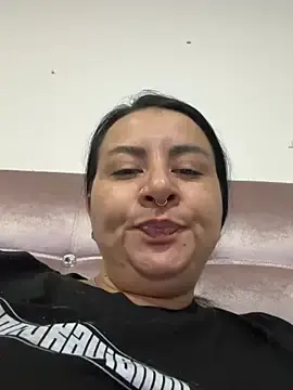 Stripchat Sex Cam of Abril_Luv