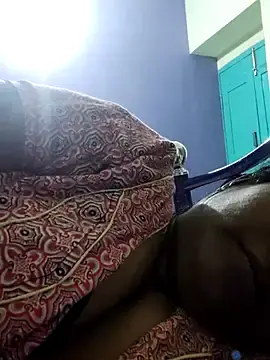 Stripchat Free Live Porn of yamini1431