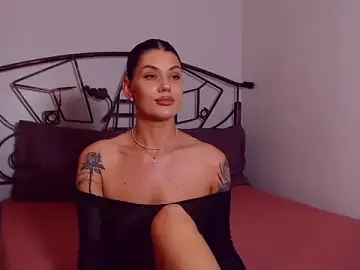 Stripchat Live Sex of YvonneEverlee